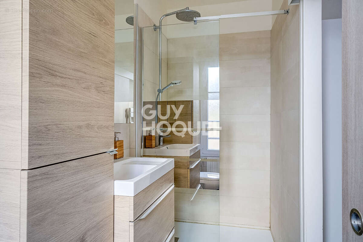 Appartement à PARIS-15E