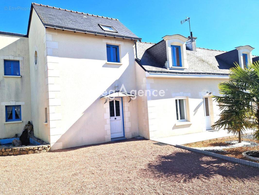 Maison à LONGUE-JUMELLES
