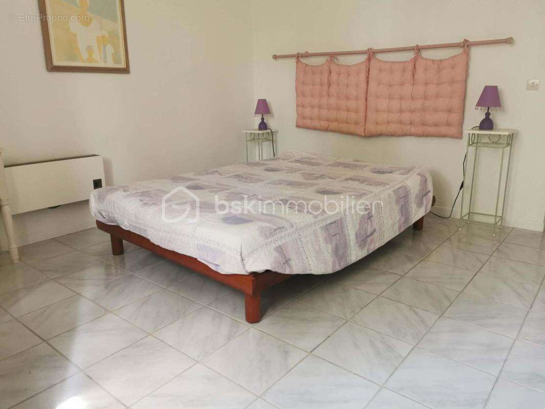 THOARD - propriété d'exception - deux villas de plain-pied (235m²) - terrain 5 264m² - piscine - garage - photo 20