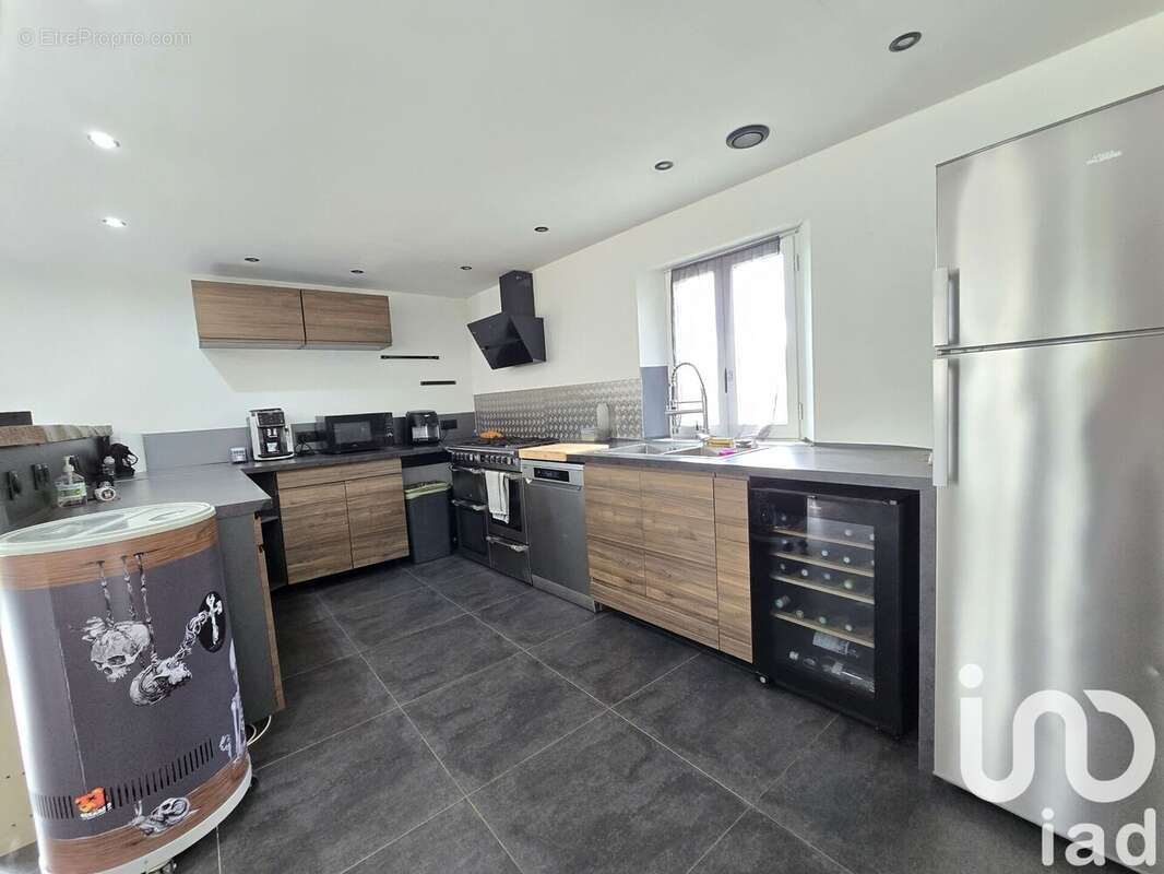 Maison 171 m² à Nogent-Le-Bernard  - photo 4