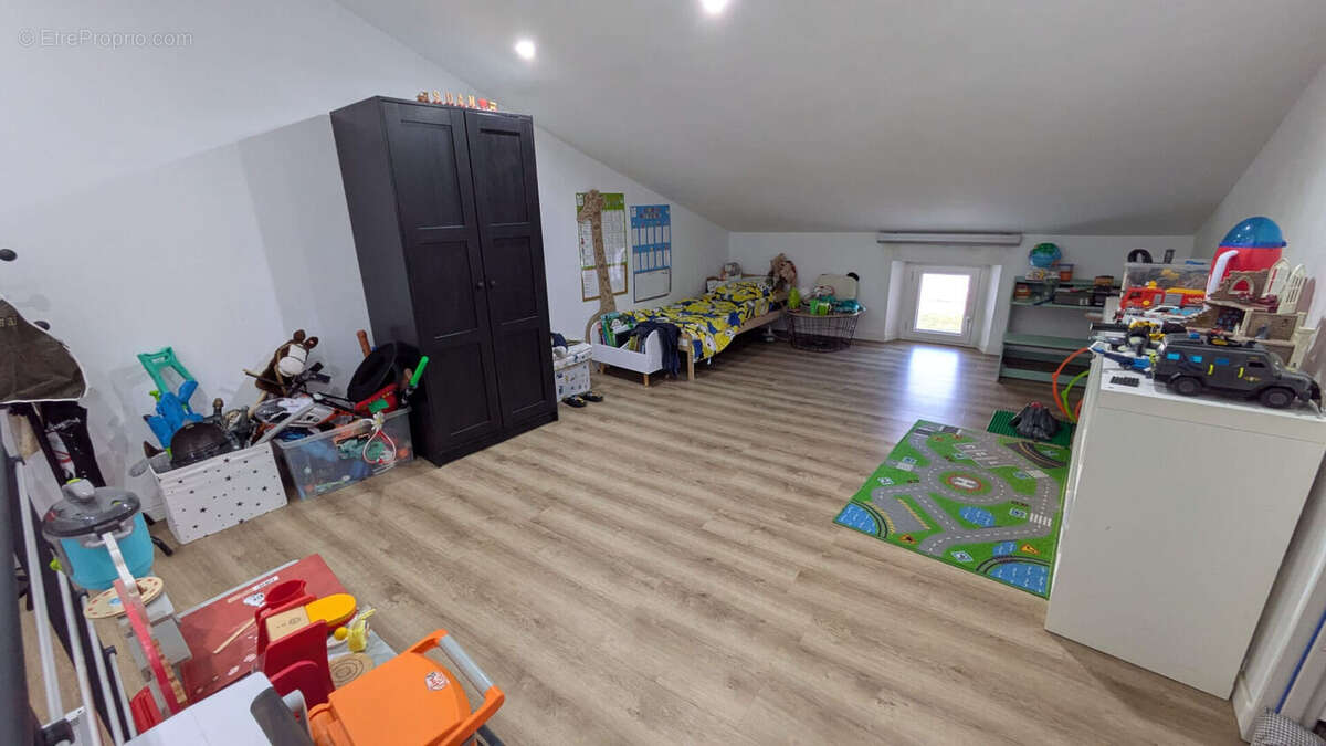 Maison à COURTHEZON