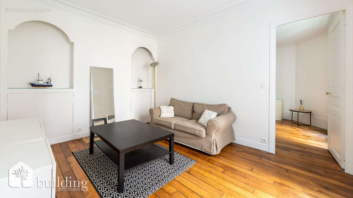 Appartement à PARIS-16E