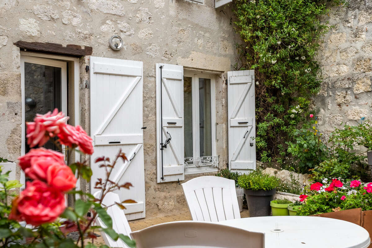Maison à CASTELSAGRAT