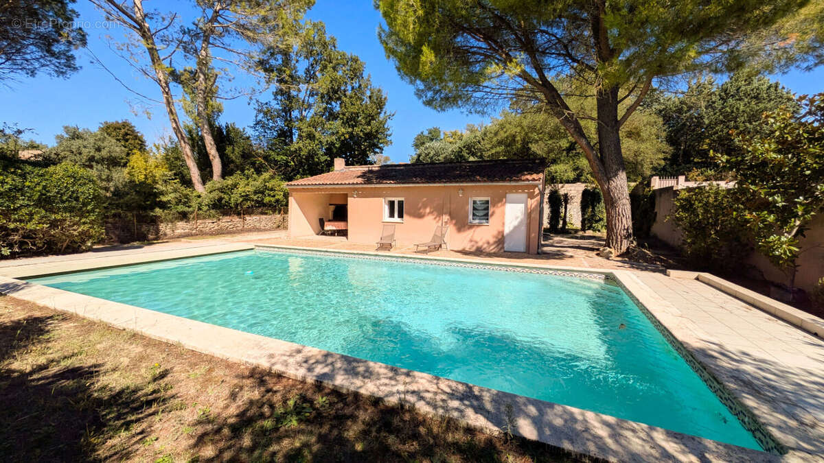 Maison à L&#039;ISLE-SUR-LA-SORGUE