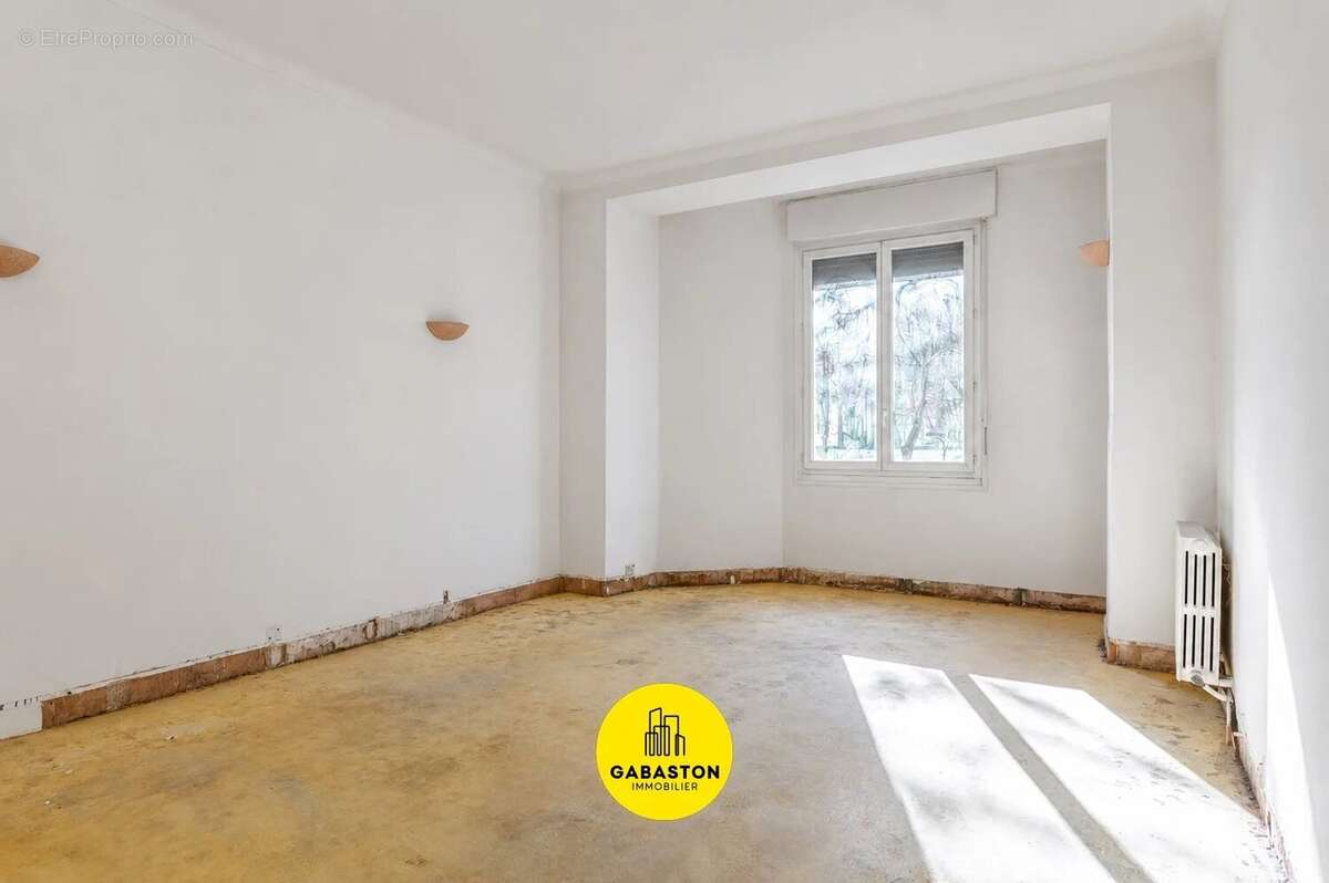 Appartement 68 m² à Marseille-7e  - photo 2
