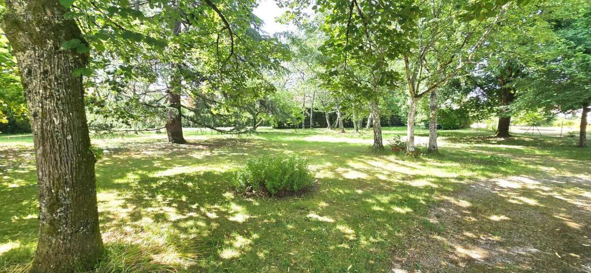 Maison à COULOUNIEIX-CHAMIERS