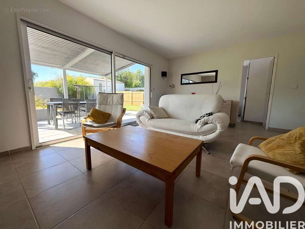 Maison 105 m² à Rochefort  - photo 2