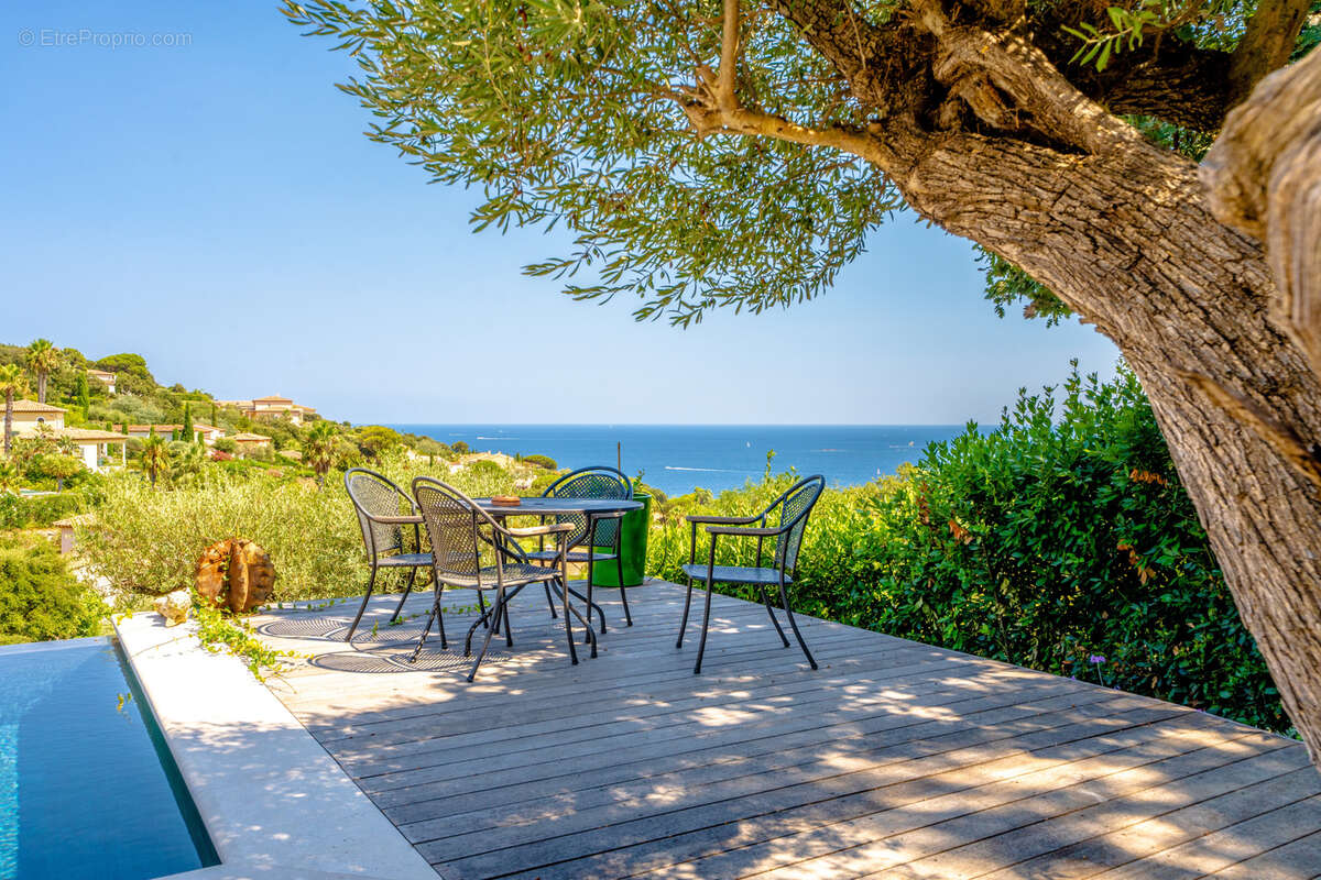 Domaine de la Nartelle villa de prestige avec piscine et vue mer dominante - photo 17