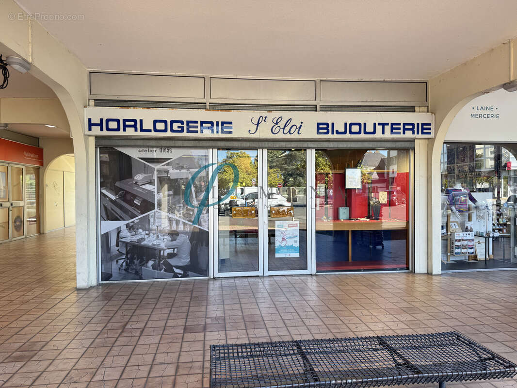 Commerce à SAINT-GEREON