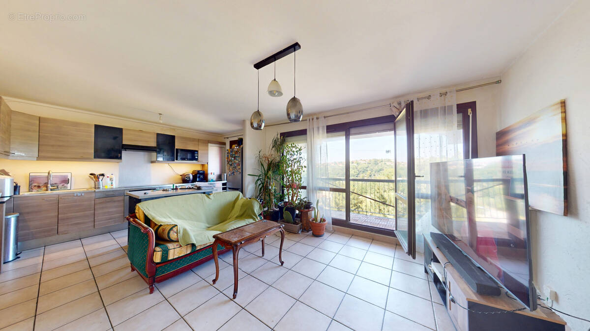 Appartement à SAINT-ETIENNE