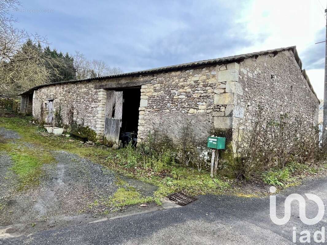 Maison 56 m² à Monthoiron  - photo 5