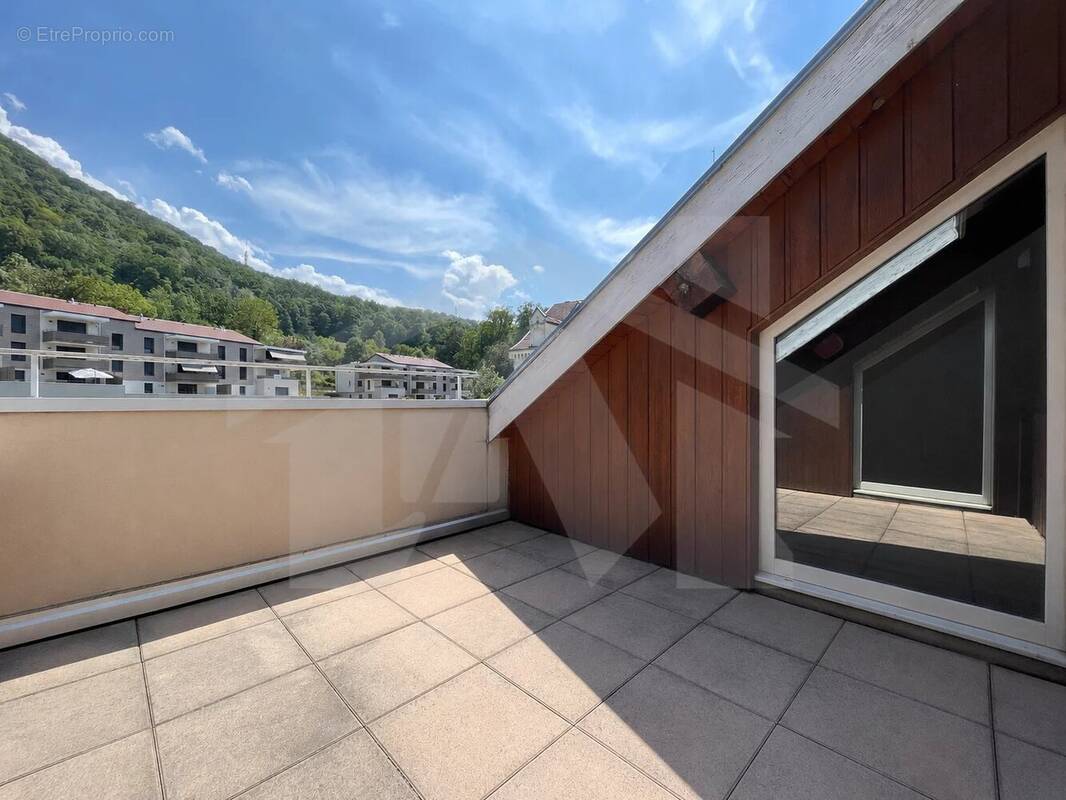 Appartement à POISAT