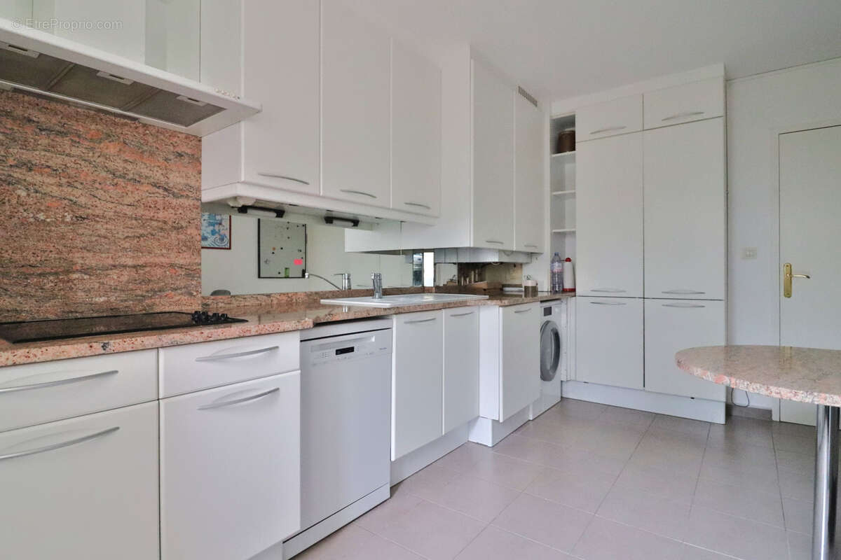 Appartement à CHARBONNIERES-LES-BAINS