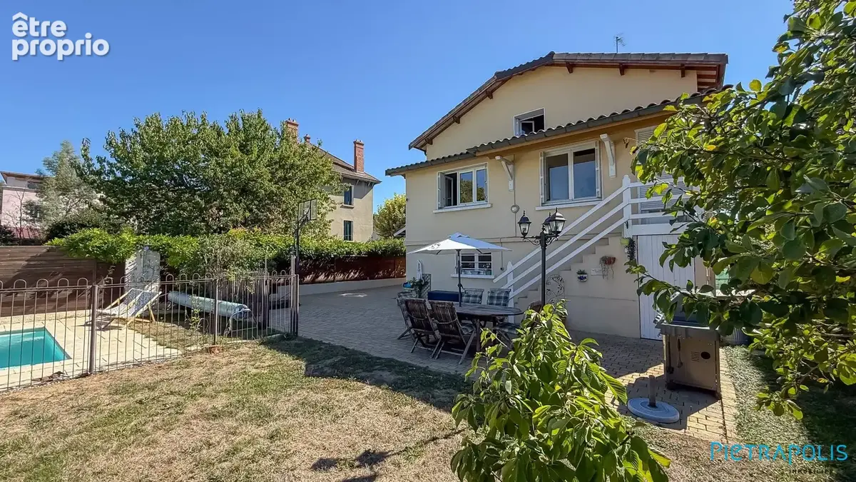 Maison 9 pièces 210 m² à vendre à Fleurieu-Sur-Saone (69250) - photo 4