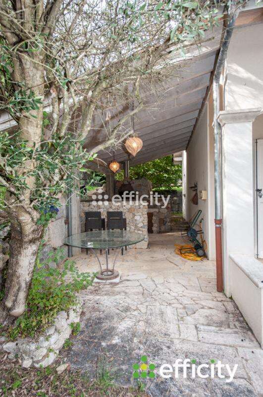 Maison à SAINT-PAUL-DE-VARCES