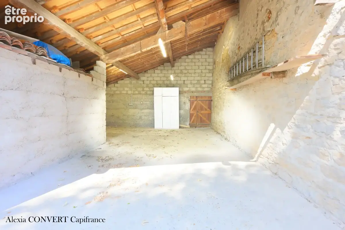 Ferme Rénovée à vendre 6 pièces 249m² SAINT DENIS LES BOURG (01) - photo 17