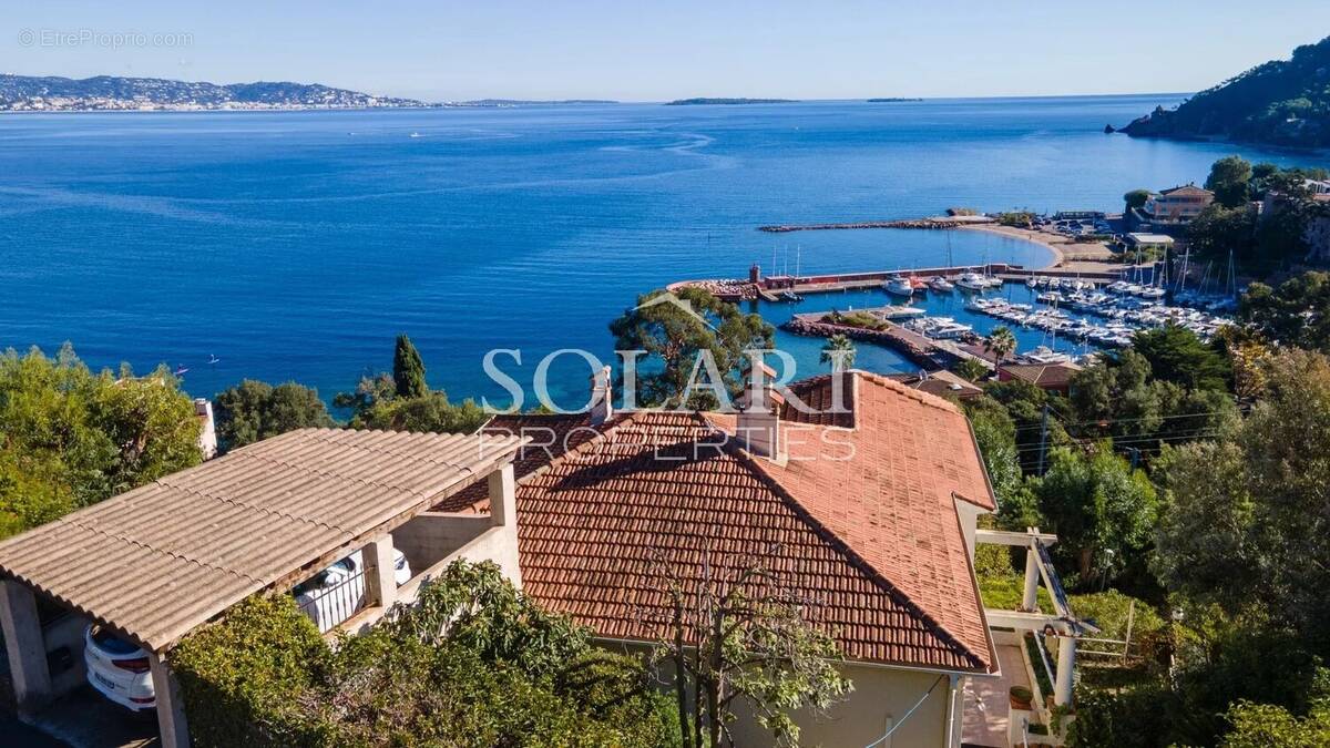 Maison à THEOULE-SUR-MER