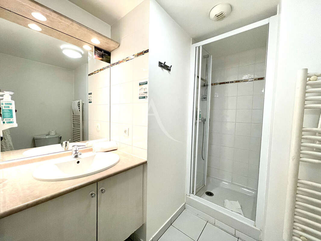 Appartement à CHARENTON-LE-PONT