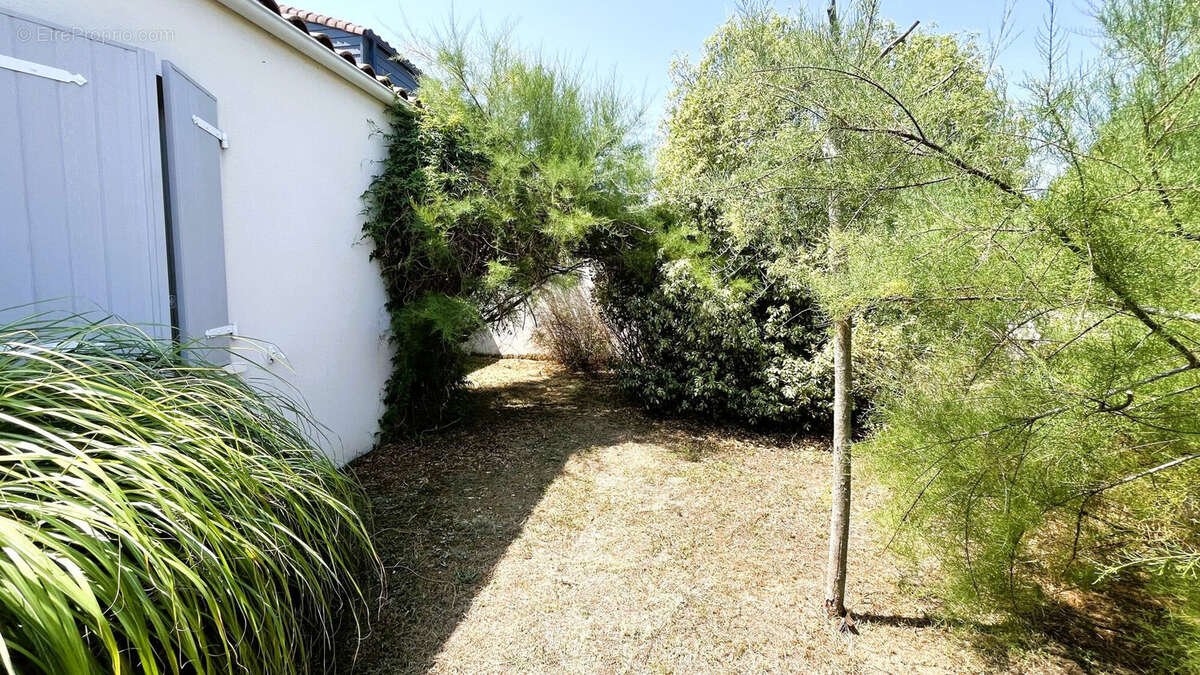 Maison 125 m² à La Rochelle  - photo 7