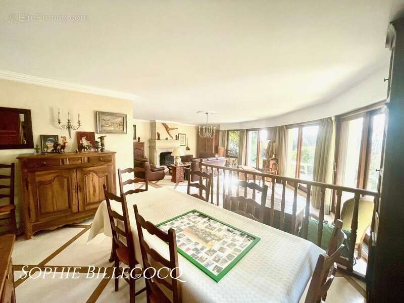 Maison 8 pièces, vue dominante, volumes rares et espace bien-être - Les Coteaux Argenteuil - photo 8