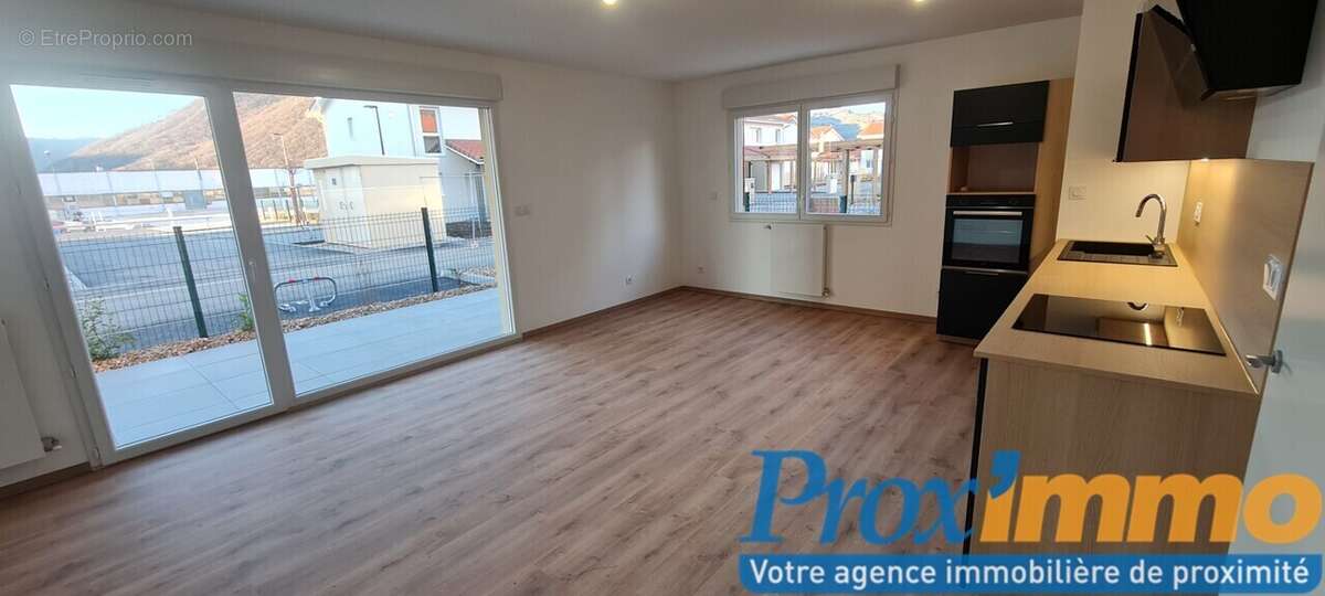 Appartement à SAINT-ETIENNE-DE-CROSSEY