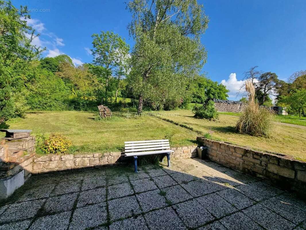 Maison à SOULAUCOURT-SUR-MOUZON