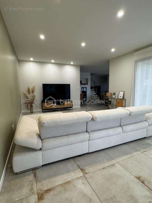 Maison à PONT-EVEQUE