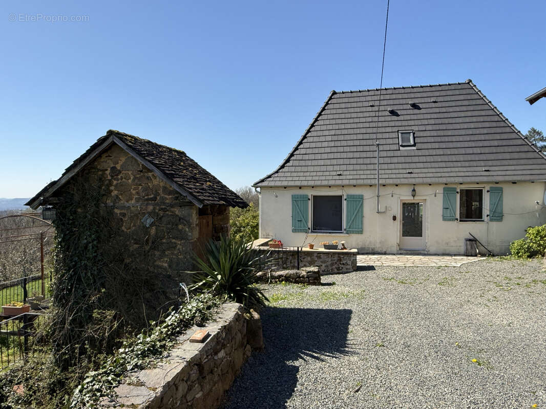 Propriete avec dependances et 11 ha de terrain - photo 38