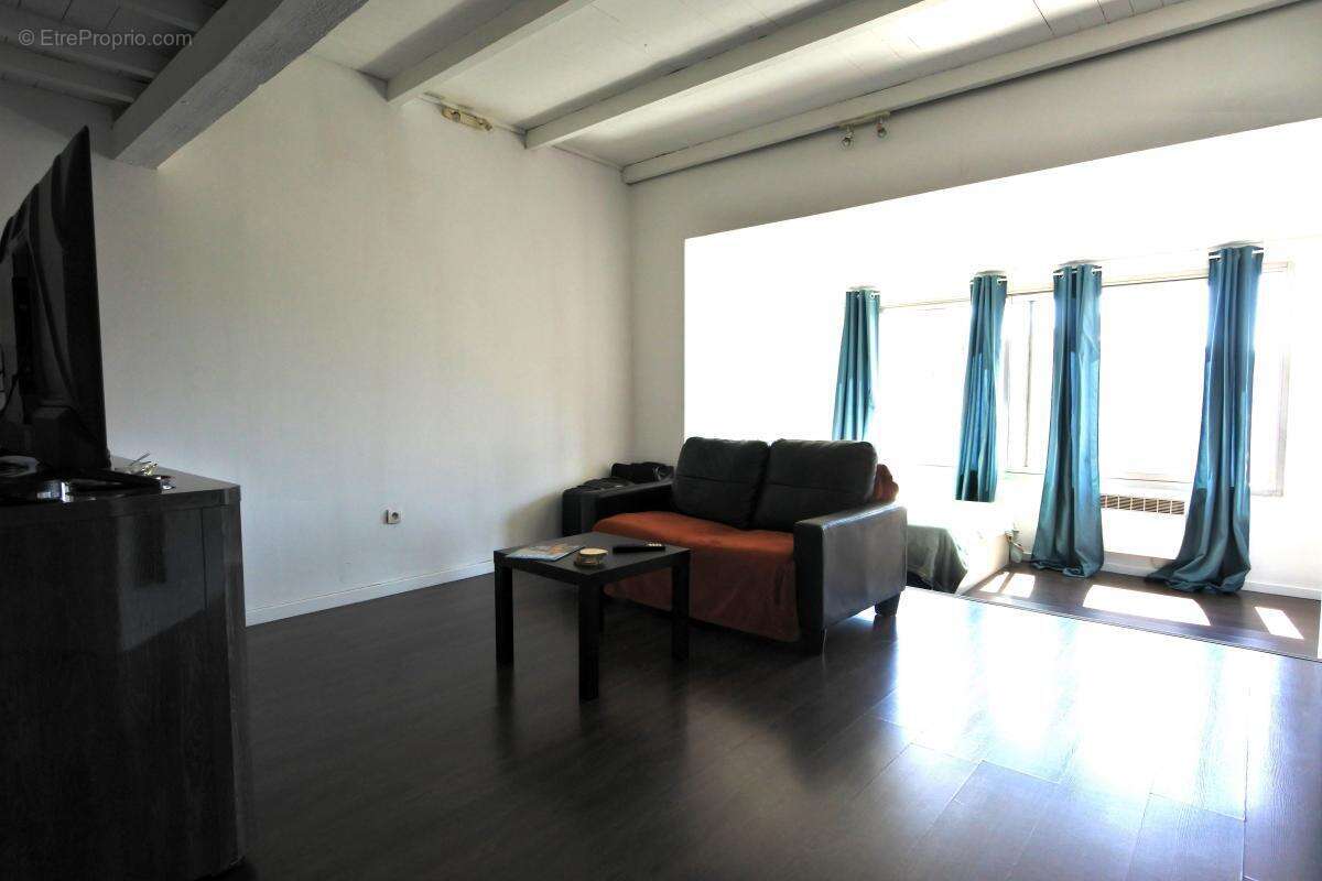 Appartement à MARSEILLE-3E