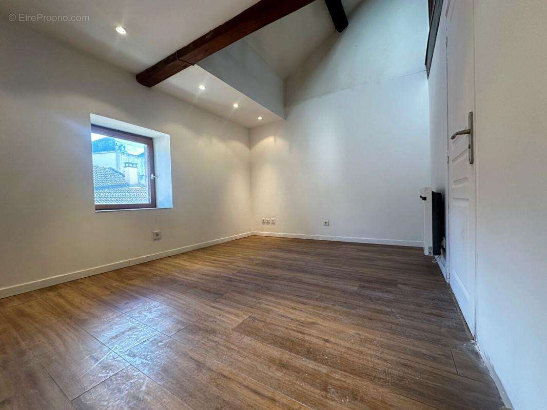 Appartement à AMPLEPUIS