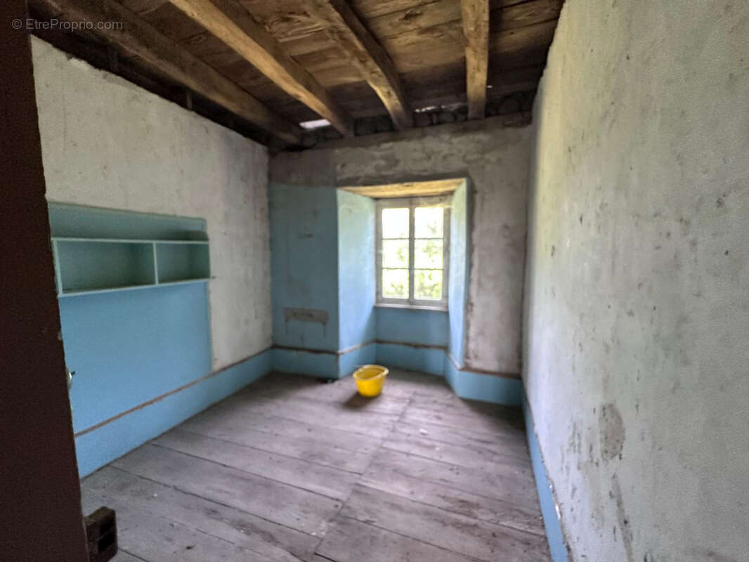 Maison à LACROIX-BARREZ