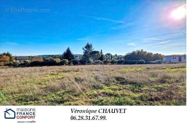 Terrain 628 m² à Lorgues  - photo 2