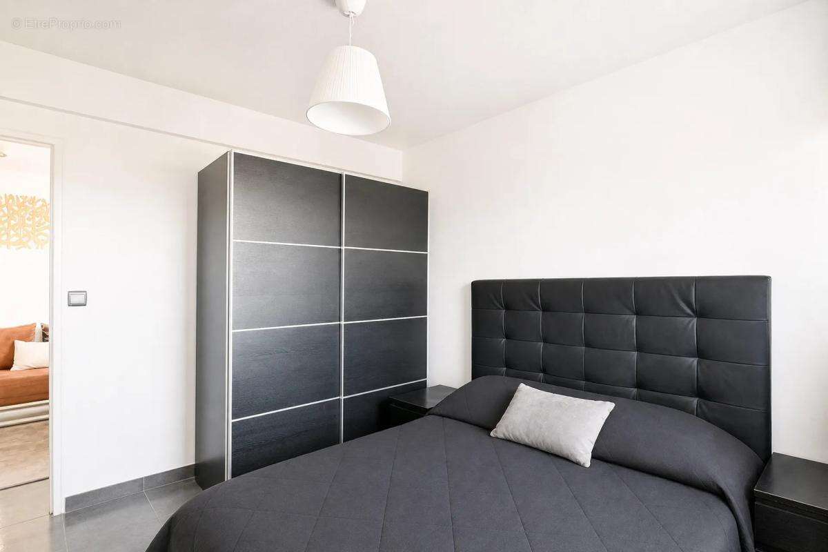 Appartement 4 pièces de 72 m² vendu loué - photo 8