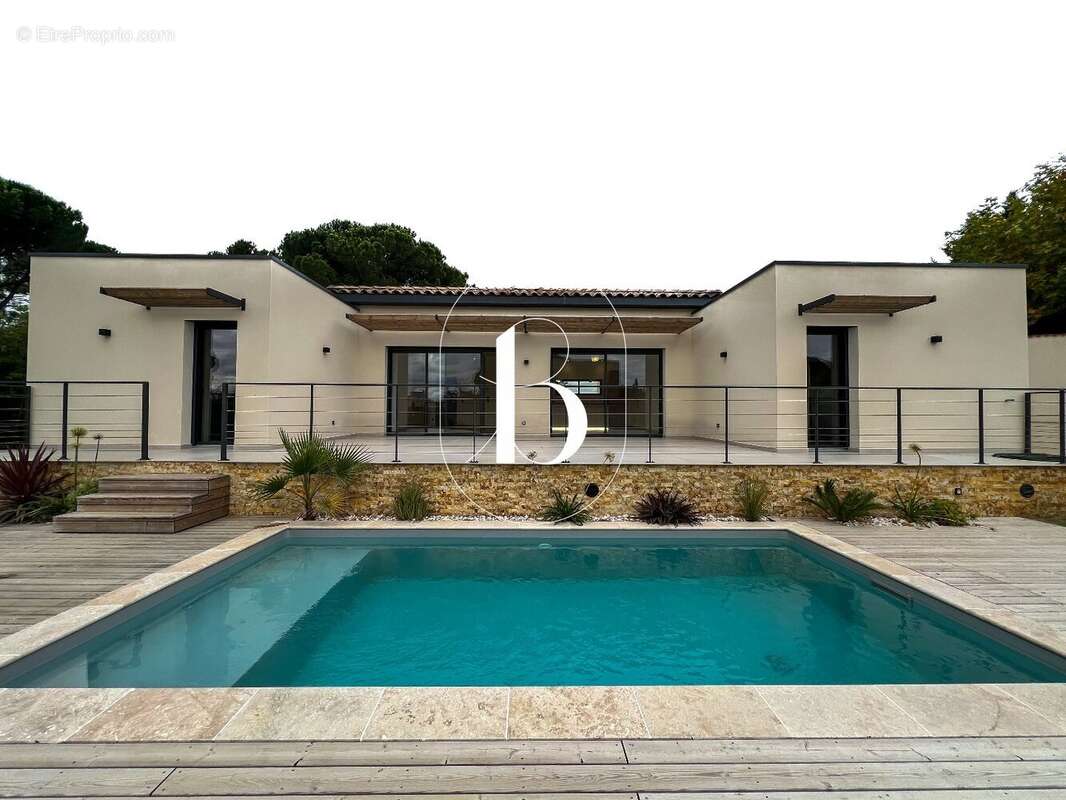 Maison à BAGNOLS-SUR-CEZE