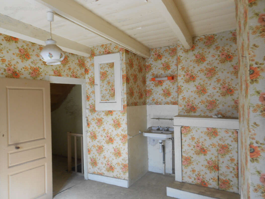 Maison à DORE-L'EGLISE