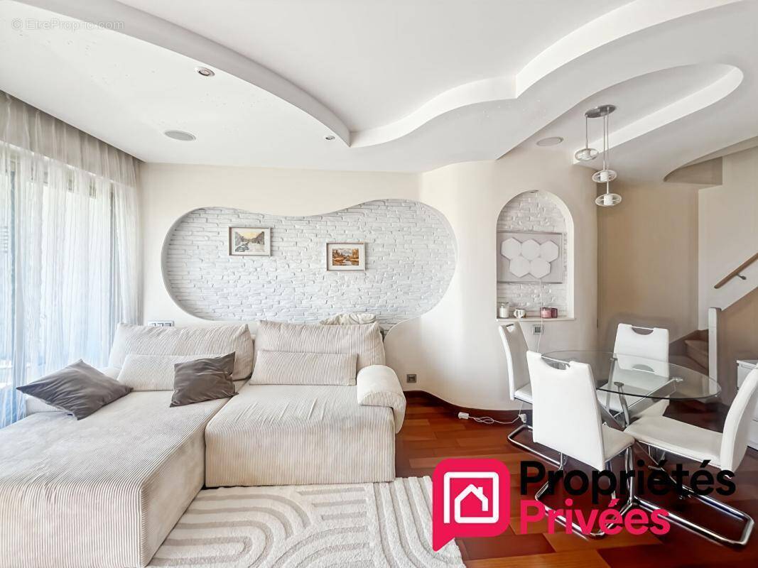 Appartement à VILLENEUVE-LOUBET