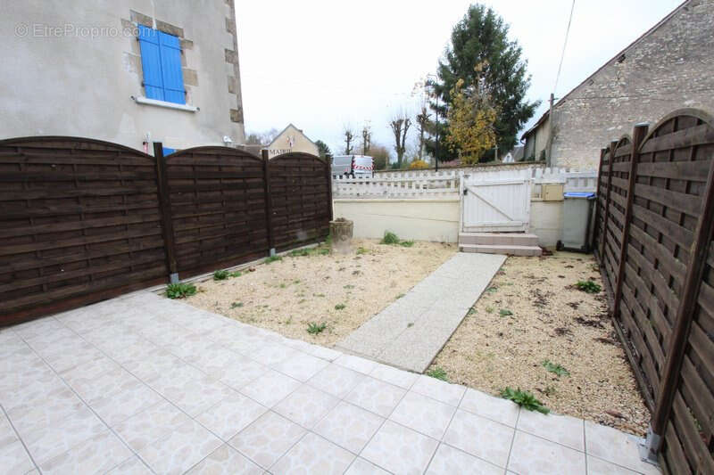 Maison à JUSSY-LE-CHAUDRIER