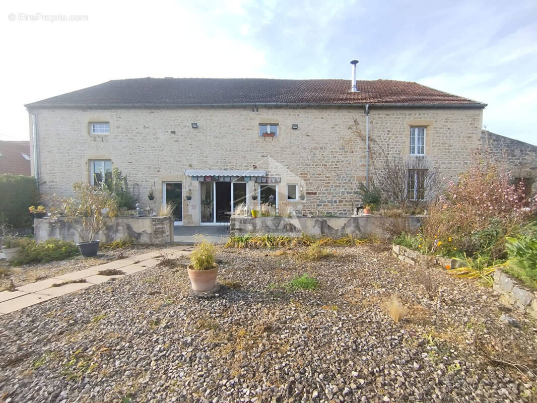 Maison à PREIGNEY