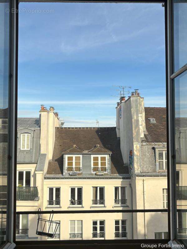 Appartement à PARIS-1E