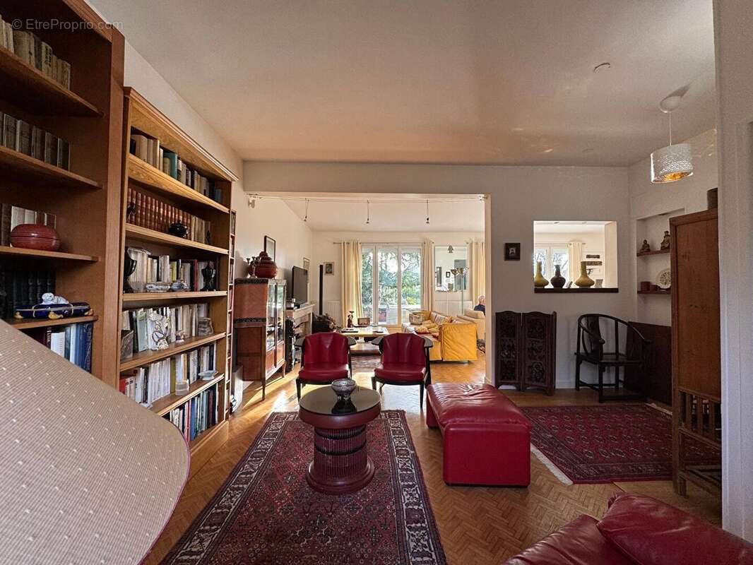 Maison à SAINT-NOM-LA-BRETECHE