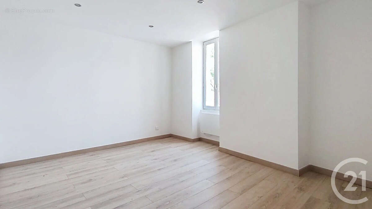 Appartement à BRIE-COMTE-ROBERT