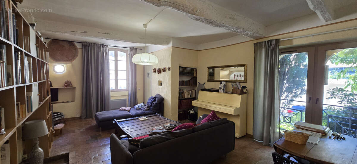 Maison à MONTPEYROUX