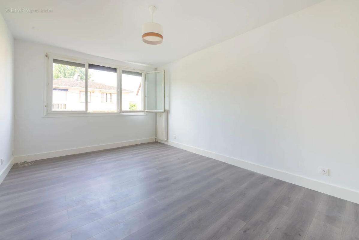 Appartement de 4 pièces de 70 m² à Bezons - photo 4