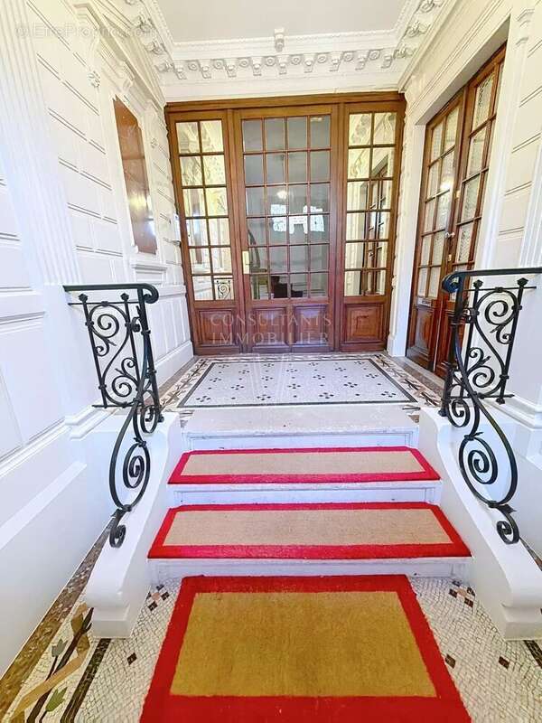 Appartement à PARIS-17E