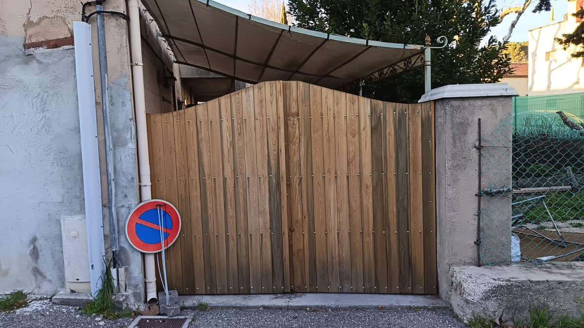 Appartement à LA BOUILLADISSE