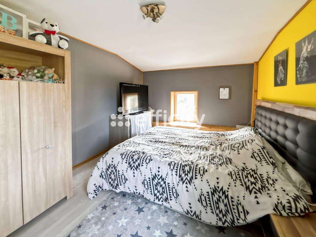Maison 108 m² à Perignac  - photo 12