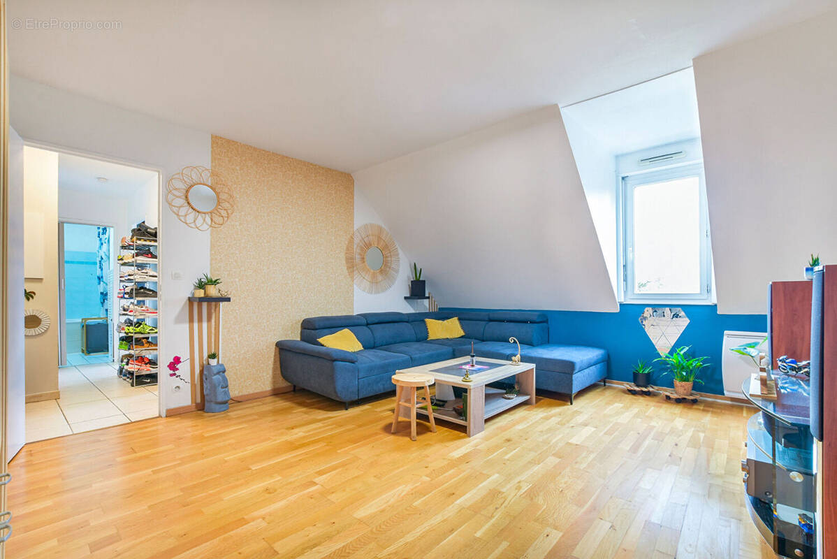 Appartement à BRIE-COMTE-ROBERT