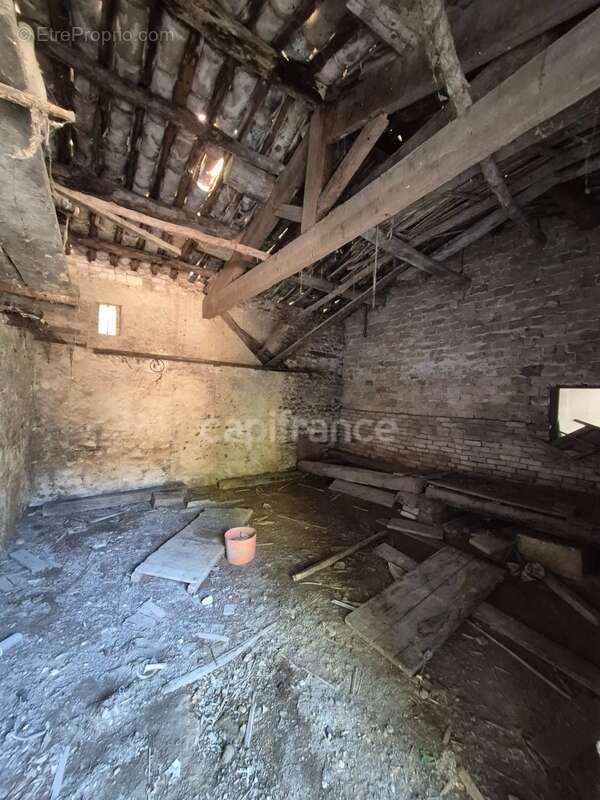 Maison à SAINT-GENIES-DE-COMOLAS