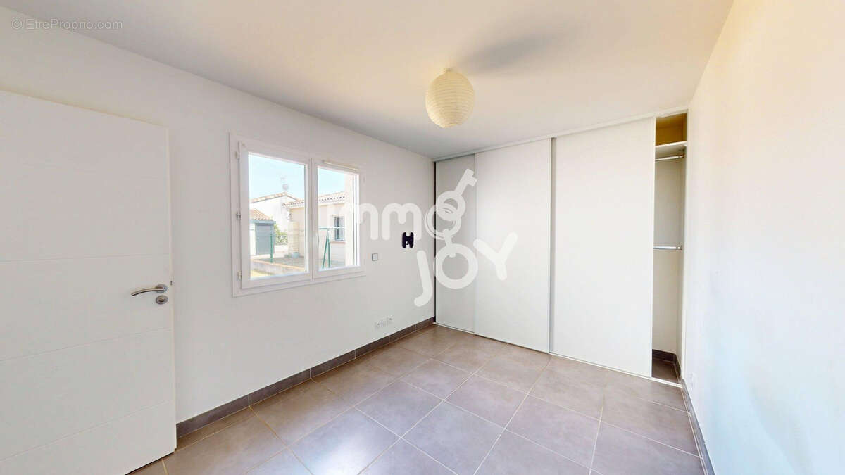 Villa 4 chambres 2017- 105 m2 habitable Terrain 445m2 - Suite parentale RDC - Garage - photo 10