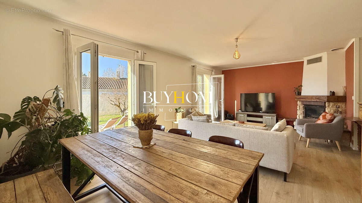 Maison à L'ISLE-SUR-LA-SORGUE